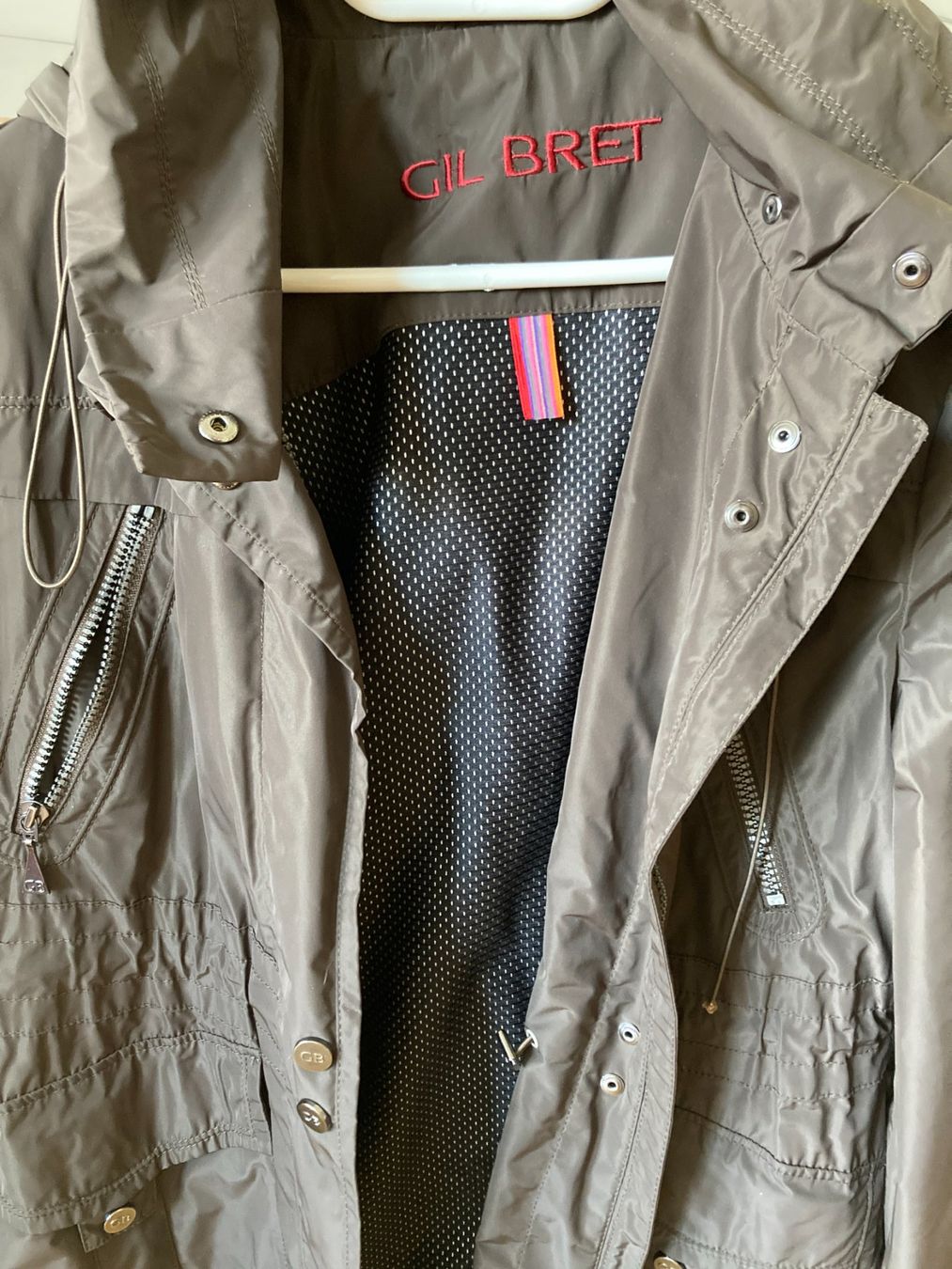 Gil Bret Giacche: Gil Bret Damen Wetterschutz Jacke – Usato da Pfäffikon SZ venduto da Opus 3