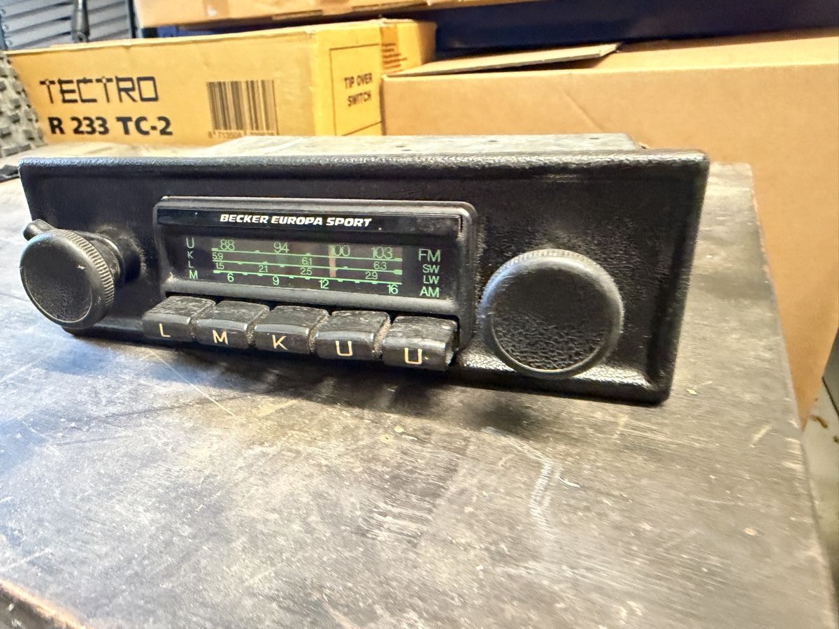 Becker Radio: Autoradio Becker Europa Sport – Usato da Schlieren venduto da Odi81