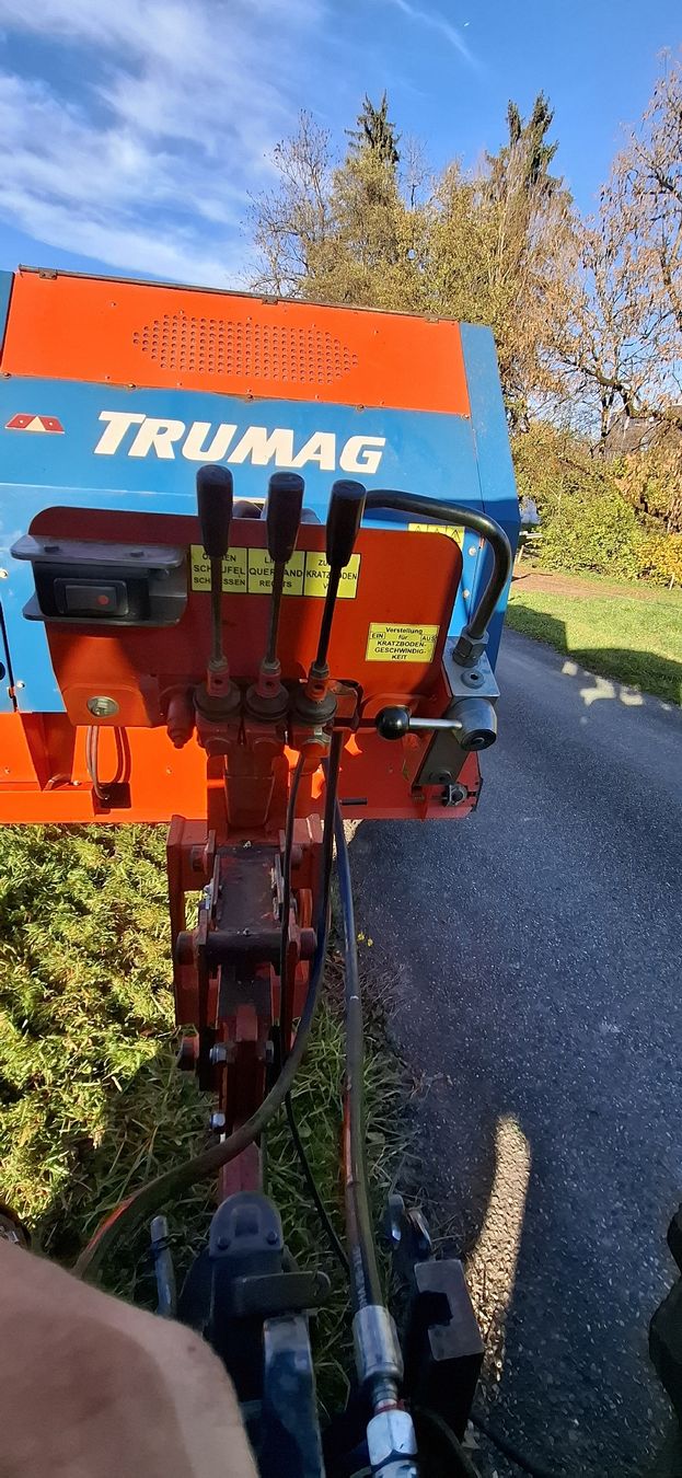Tutte le macchine: futtermischwagen Futterverteilwagen – Usato da wädenswil venduto da rom_l5r9 2