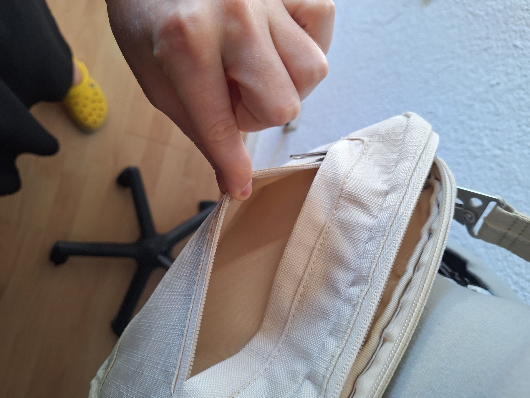 Taschen: Beige Umhängetasche – Gebraucht aus Teufenthal AG von boebe071 5