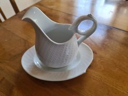 Meissen Porzellan Wellenspiel Sauciere mit Unterteller