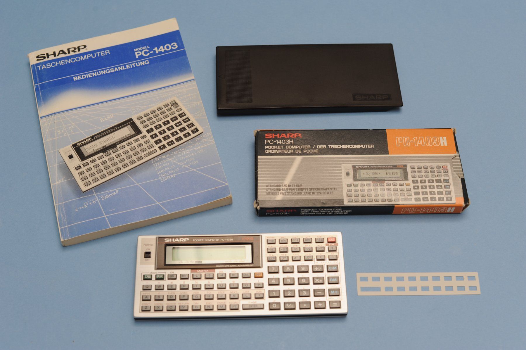 Sharp Calcolatrici tascabili: SHARP Pocket Computer PC-1403H - Sammlerzustand – Usato da Zürich venduto da Prathama