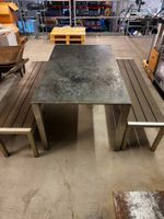 Balkontisch mit 2 Sitzbänken