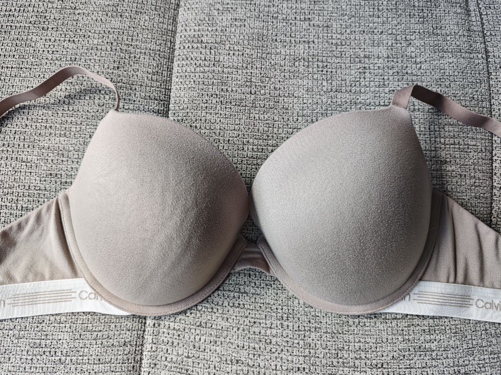 Calvin Klein Altra biancheria intima: Calvin Klein Beige Push-up Bra, Size 85  – Usato da Zürich venduto da alu_dzr7 1