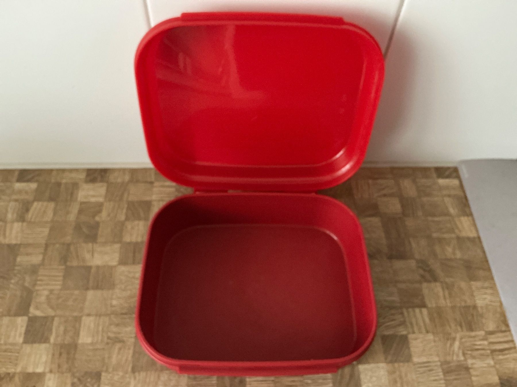 Tupperware Contenitori & Simili: Tupperware Guetzlidose – Usato da Birmensdorf ZH venduto da Hilhan 1