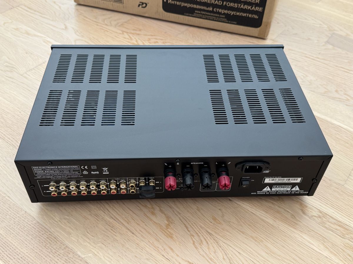 Nad Amplificateurs: NAD C 326BEE Stereo Integrated Amplifier, originalverpackt – Neuf (Voir description) à Basel par DanWa 2