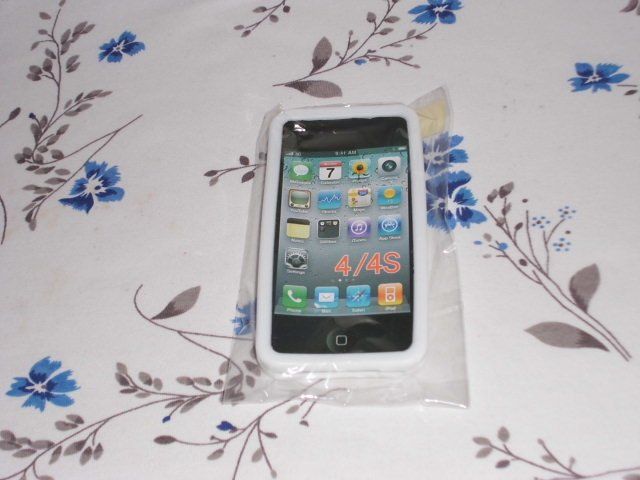 Apple Covers & Schutzfolien: SILIKON ETUI IPHONE 4/4S WEISS – Neu und originalverpackt aus Möhlin von Dominik69 1