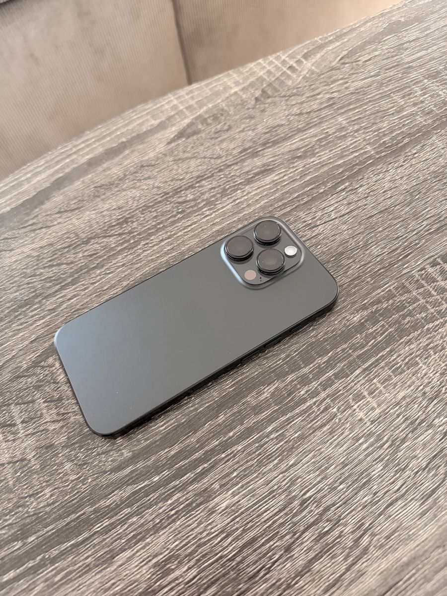 Apple Telefoni cellulari / Smartphones: iPhone 16 Pro 256 Gb Black – Usato da Güttingen venduto da ale36 1