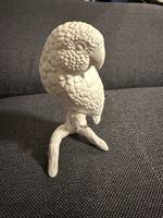 Göbel Sammelfigur Papagei auf Ast 15cm