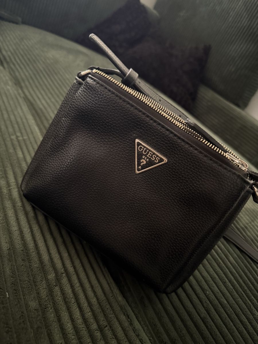 Guess Borse da donna: Guess Handtasche – Nuovo (secondo la descrizione) da Trüllikon venduto da sar_5gdt