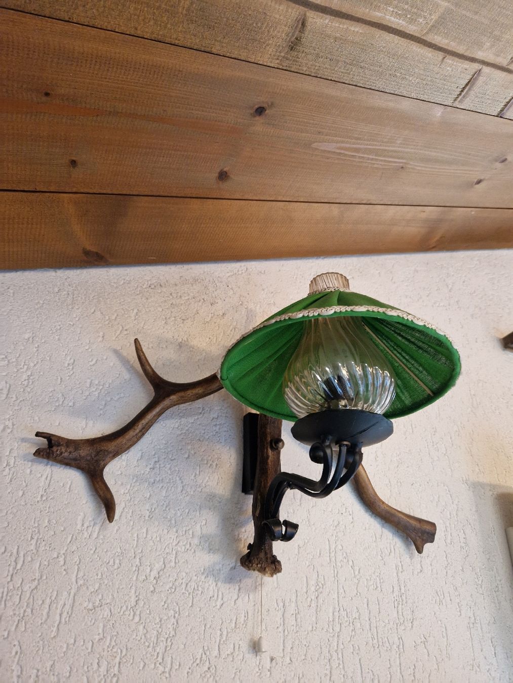 Lampade: Lampe murale en bois de cerf – Usato da Court venduto da car_lc8s 2