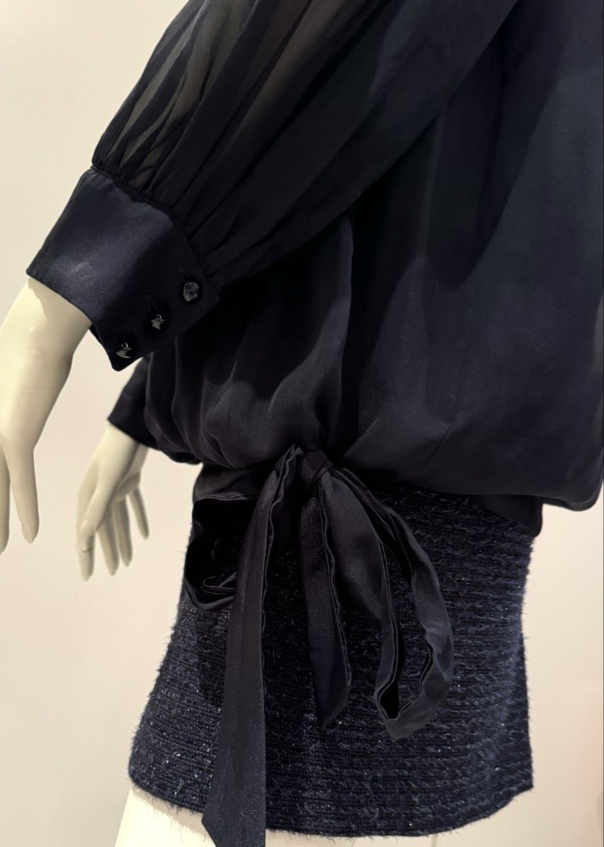 Blusen: Blouse soirée fine bleu foncé 40 – Neu (gemäss Beschreibung) aus Genève von flocon06 2