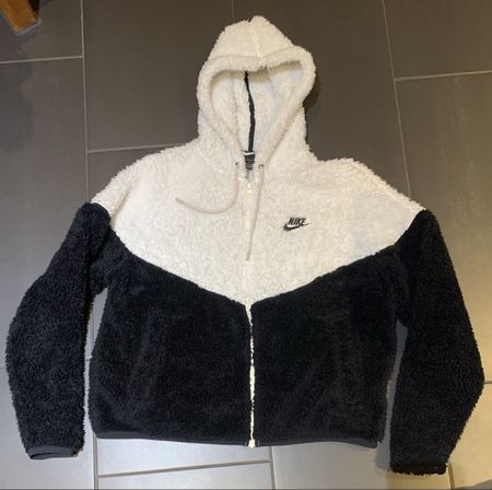 NIKE Flauschjacke schwarz-weiss