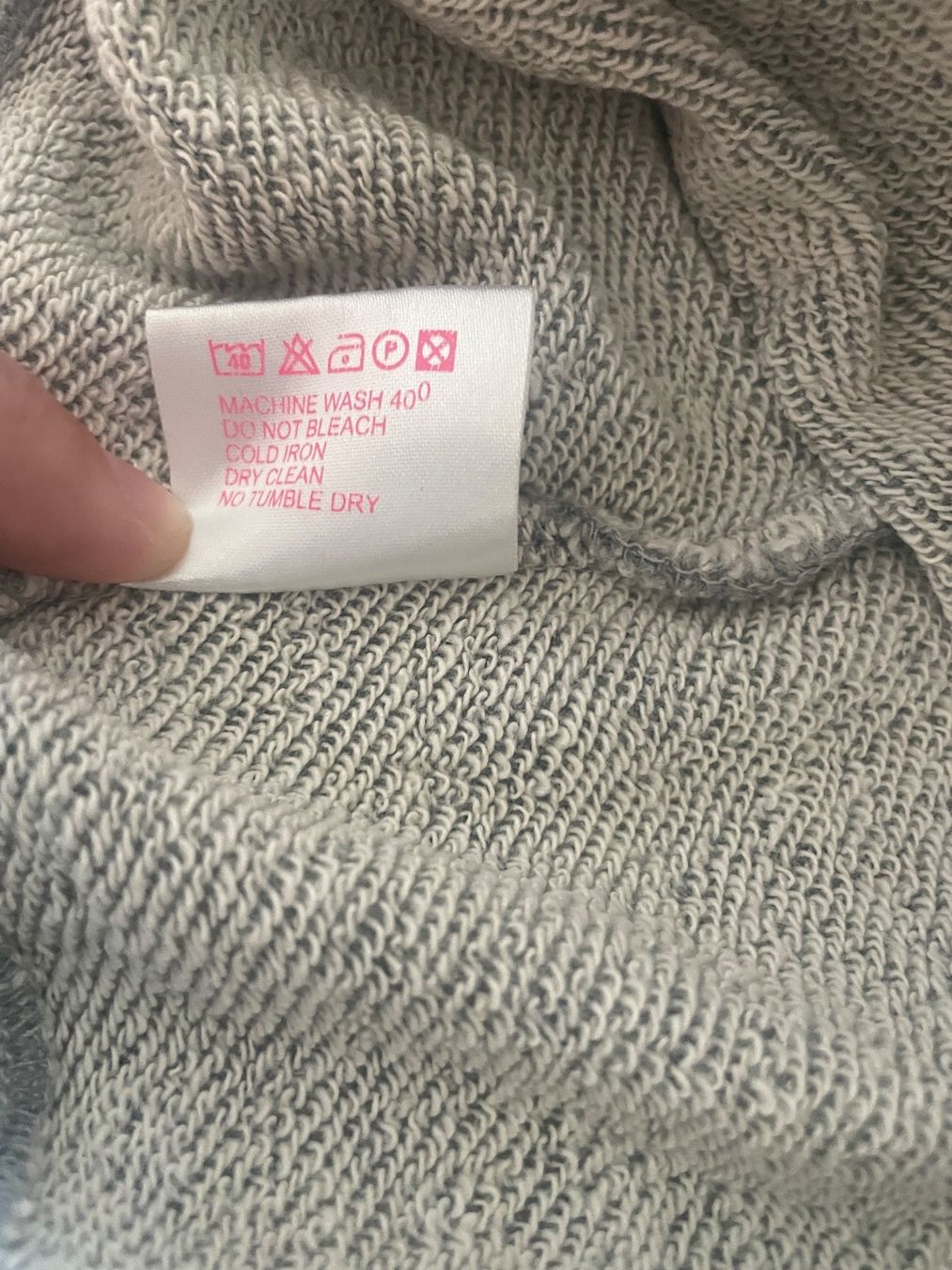 Pullover & Sweatshirts: Verspielter Sweater, schulterfrei, von Seed – Gebraucht aus Chur von adien 3