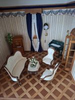 Puppenhaus (selbst gemacht) mit Möbel