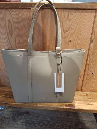 Anna Field Shopper