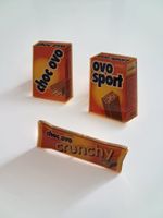 Pinsammlung von bekannten Markennamen