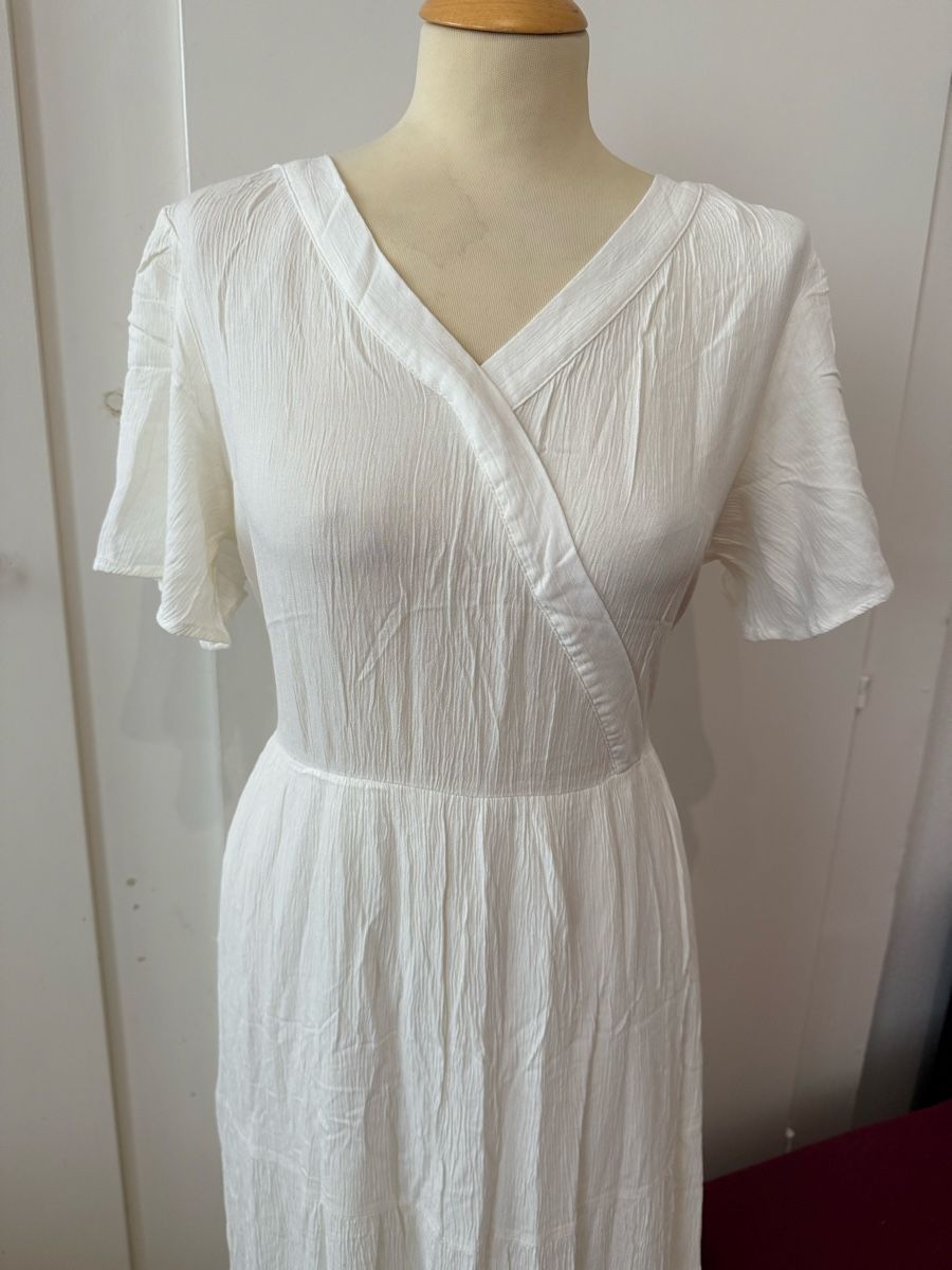 Kleider: Longue robe d’été blanche – Neu (gemäss Beschreibung) aus Le Locle von tchanatakoua 1