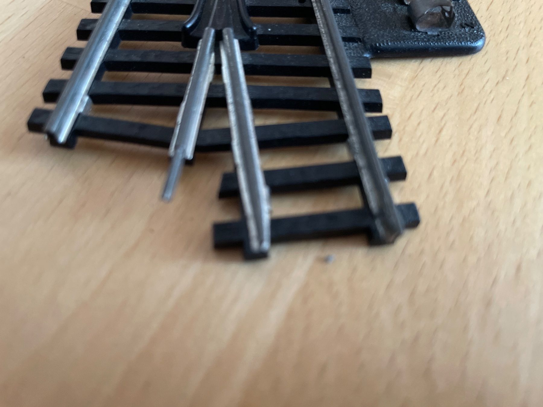Fleischmann Modellini di ferrovie: Fleischmann - Aiguillage électrique - elektrisch Weichen – Difettoso da Châtel-St-Denis venduto da Mel-Stef 3