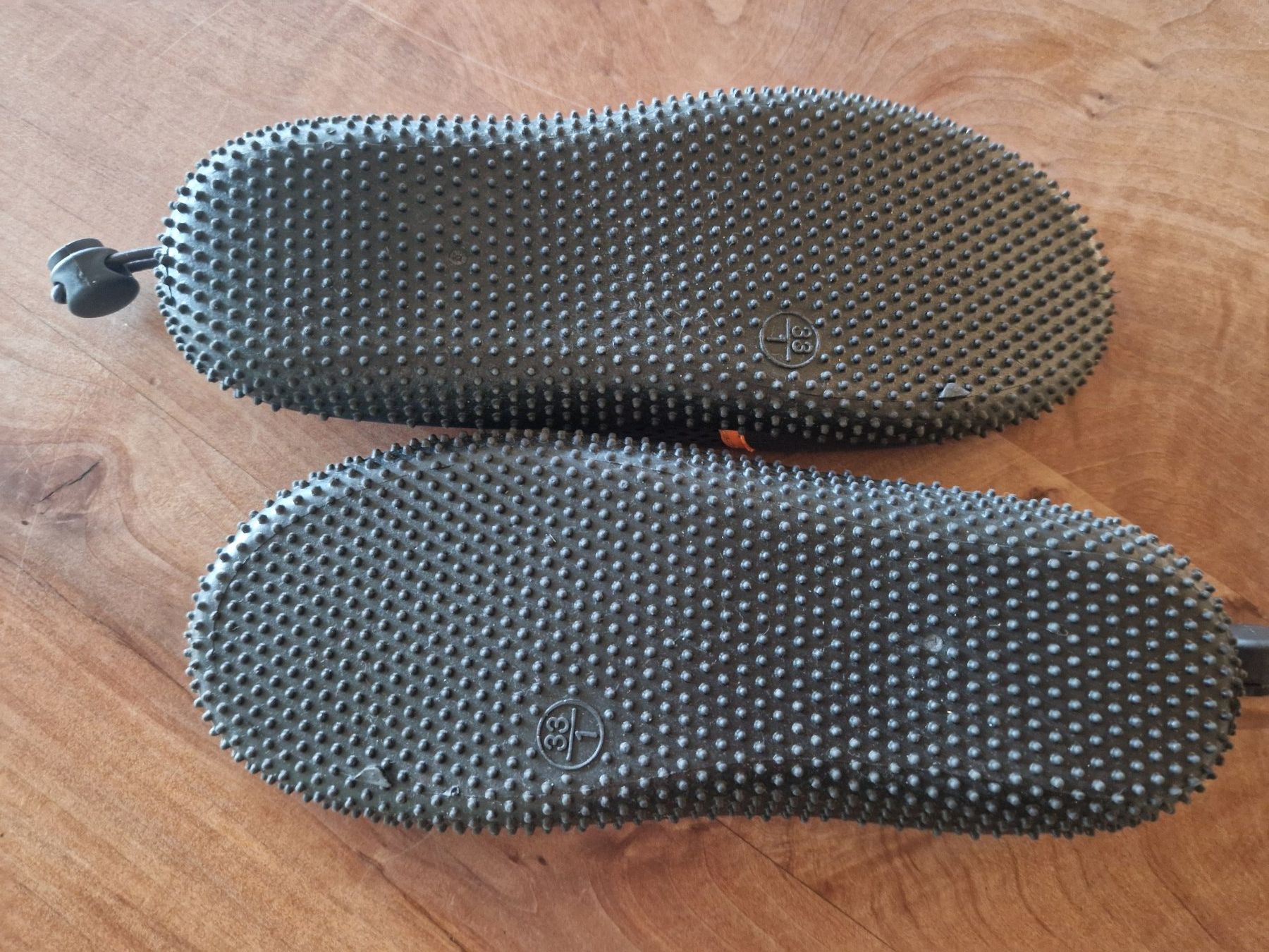 Scarpe per ragazzi: Badeschuhe / Wasserschuhe 33 – Usato da Giswil venduto da monimaus08 1