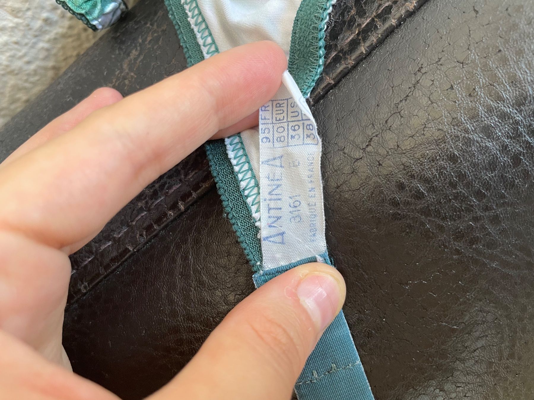 Altra biancheria intima: Antinea vintage BH, EUR 80 – Usato da Zürich venduto da daria_m 2