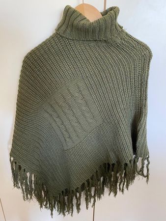 Poncho olivegrün Lurexfäden ca. 36/38