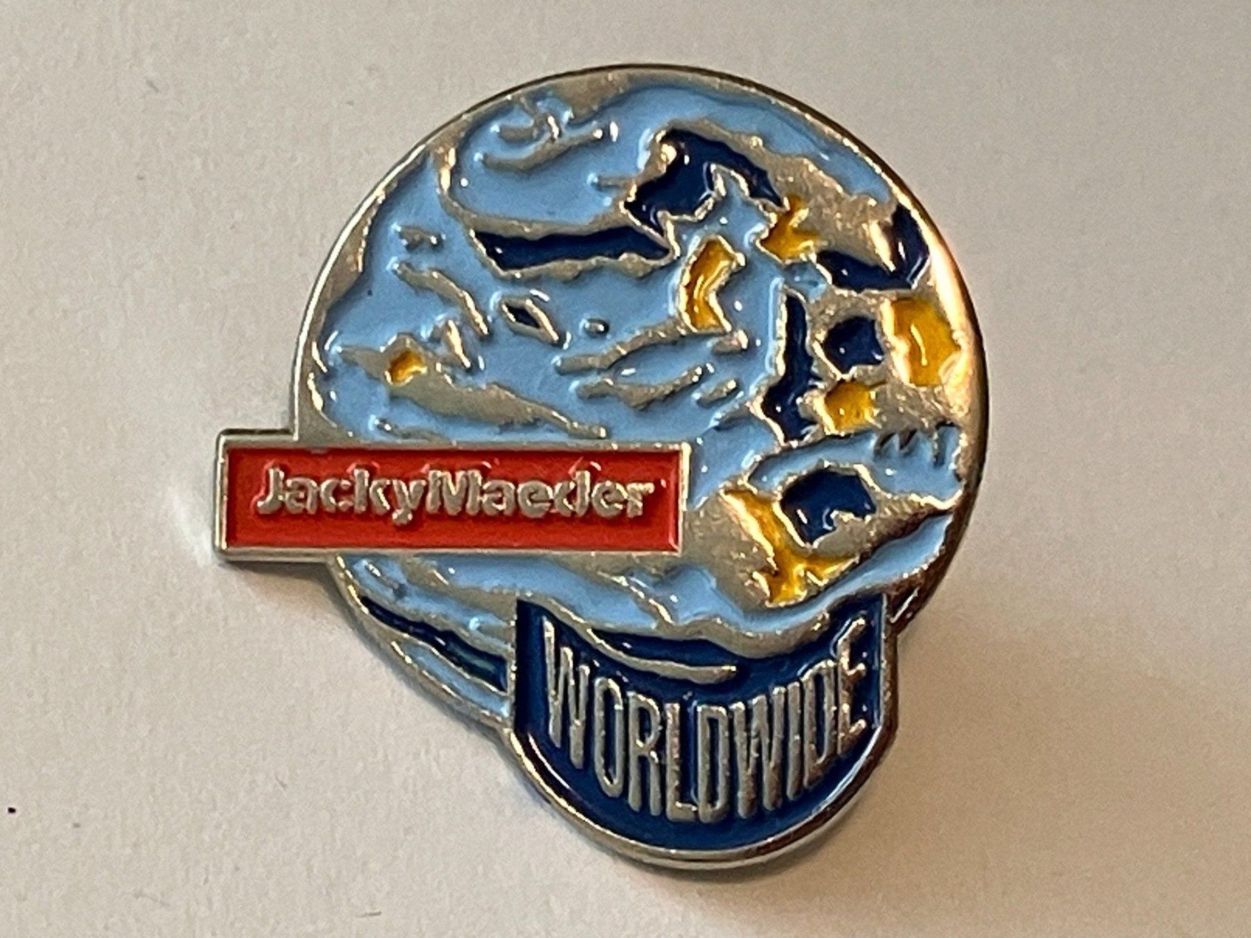 Plaketten & Abzeichen: 1 Pin Jacky Maeder Worldwide – Gebraucht aus Basel von djwwpp