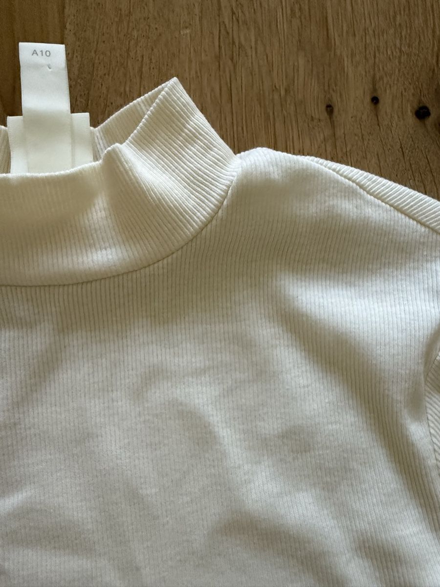 H&M Tops: H&M Body gr. S – Neu (gemäss Beschreibung) aus Fällanden von tom_bd2c 1
