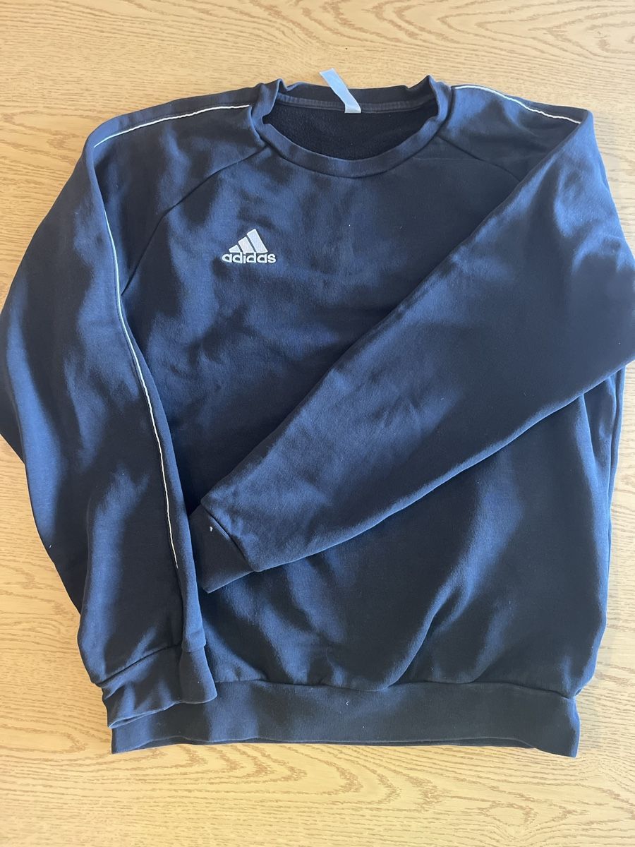 Lots de vêtements: Lors deux pull – D'occasion à Courgenay par tat_w5vc 1