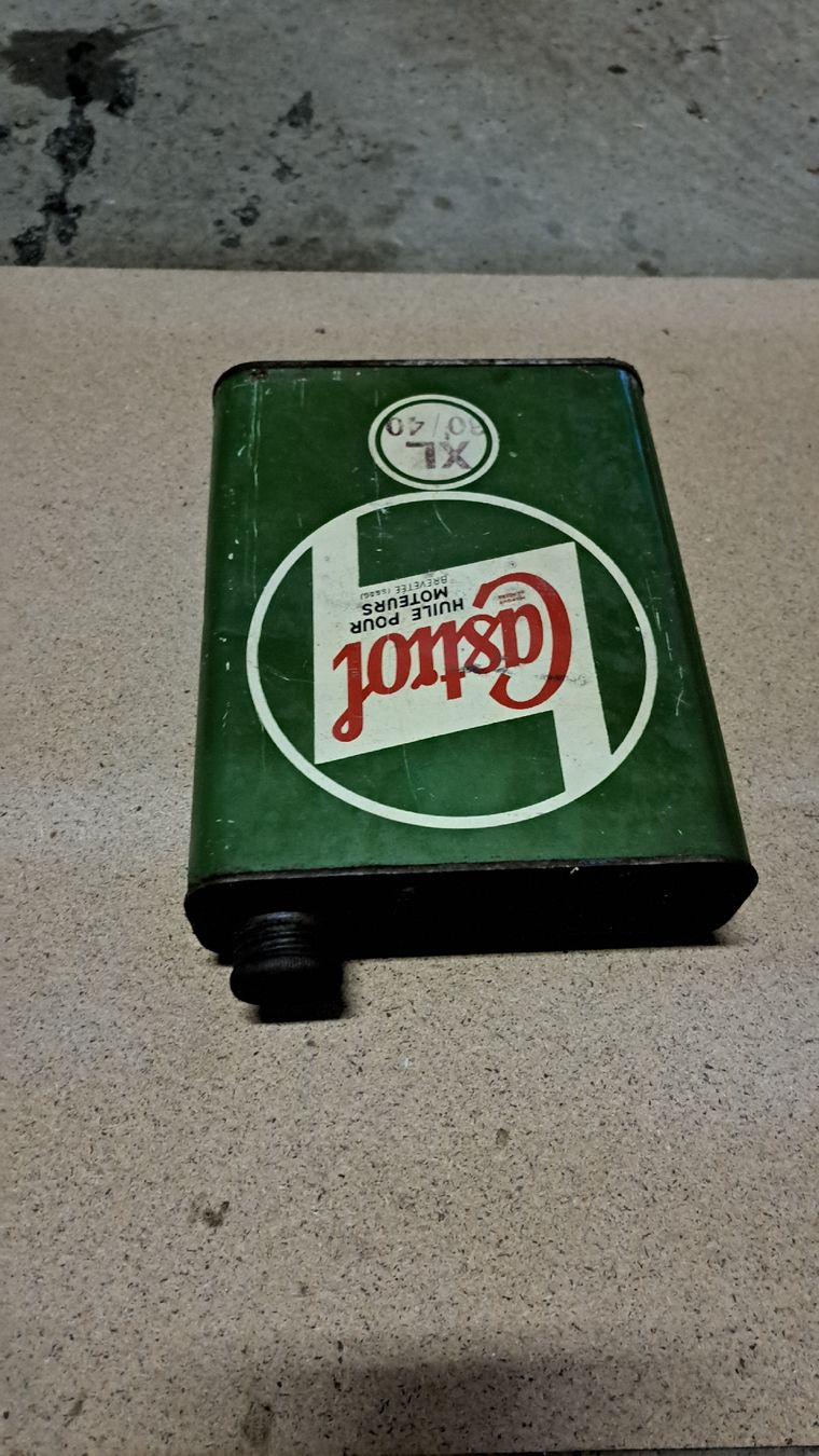Autres accessoires p. véhicule: Alt Ölkanister Castrol – D'occasion à Boppelsen par ThomasFrn 2