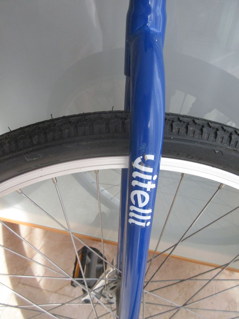 Biciclette: Blaues Einrad Vitelli 24", lange Sattelstange – Usato da Binningen venduto da tempipassati 1