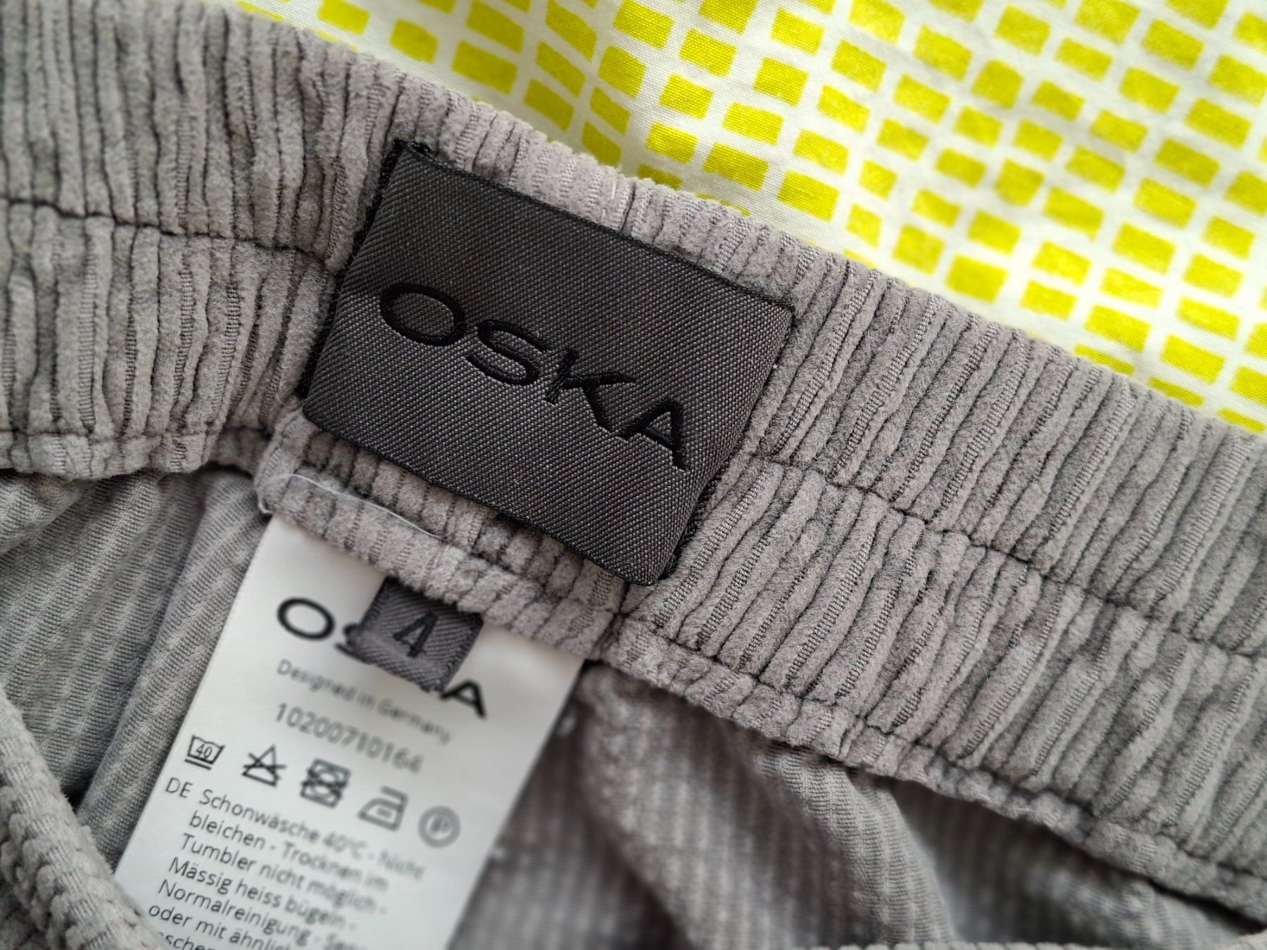Pantaloni: Oska Cordhose grau, 4 – Usato da Biel/Bienne venduto da NinaArnes29