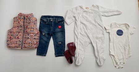 Mädchen Kleiderpaket Gr. 74 Monate und Par Schuhe Gr 19