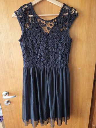 Robe noire dentelle Only, taille 38 - Élégante et féminine!
