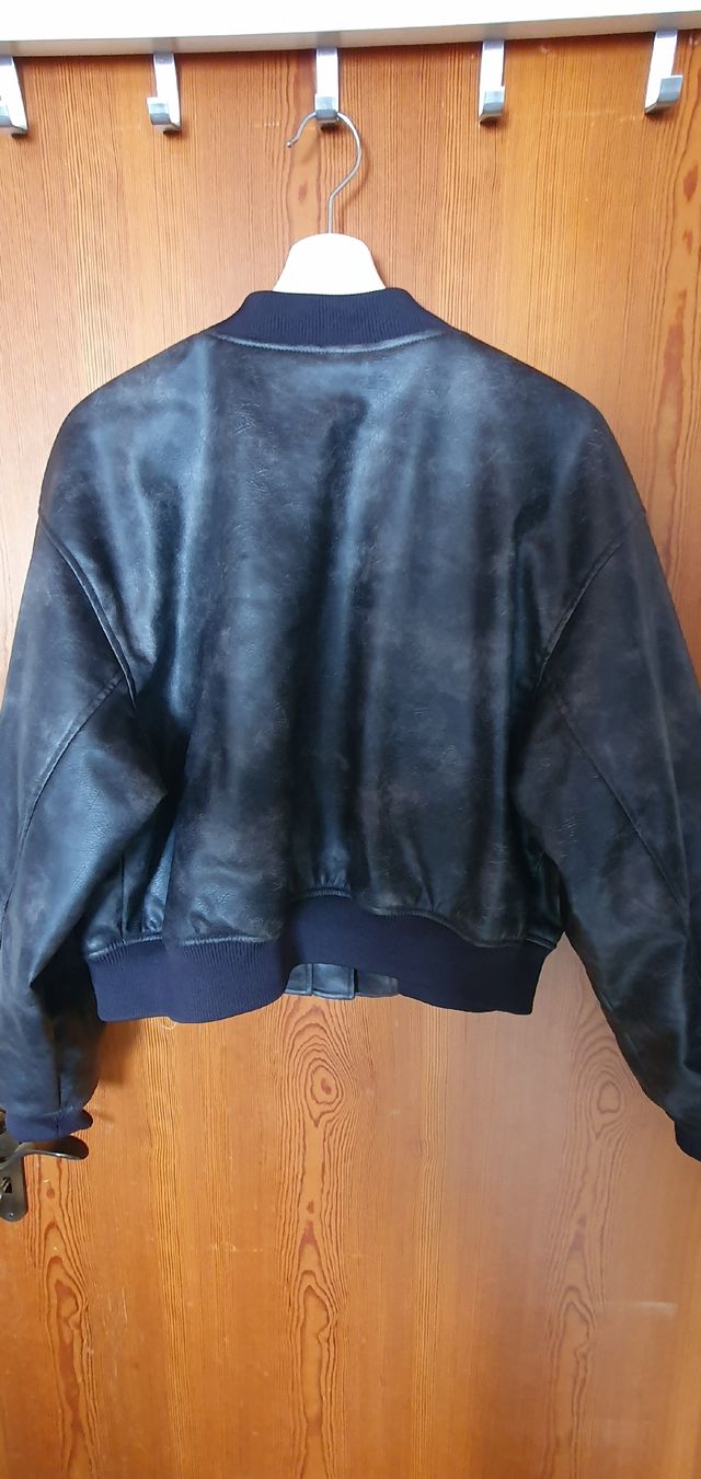 H&M Giacche: Bomberjacke aus Kunstleder von H&M – Usato da Weite venduto da rapunzel23 1