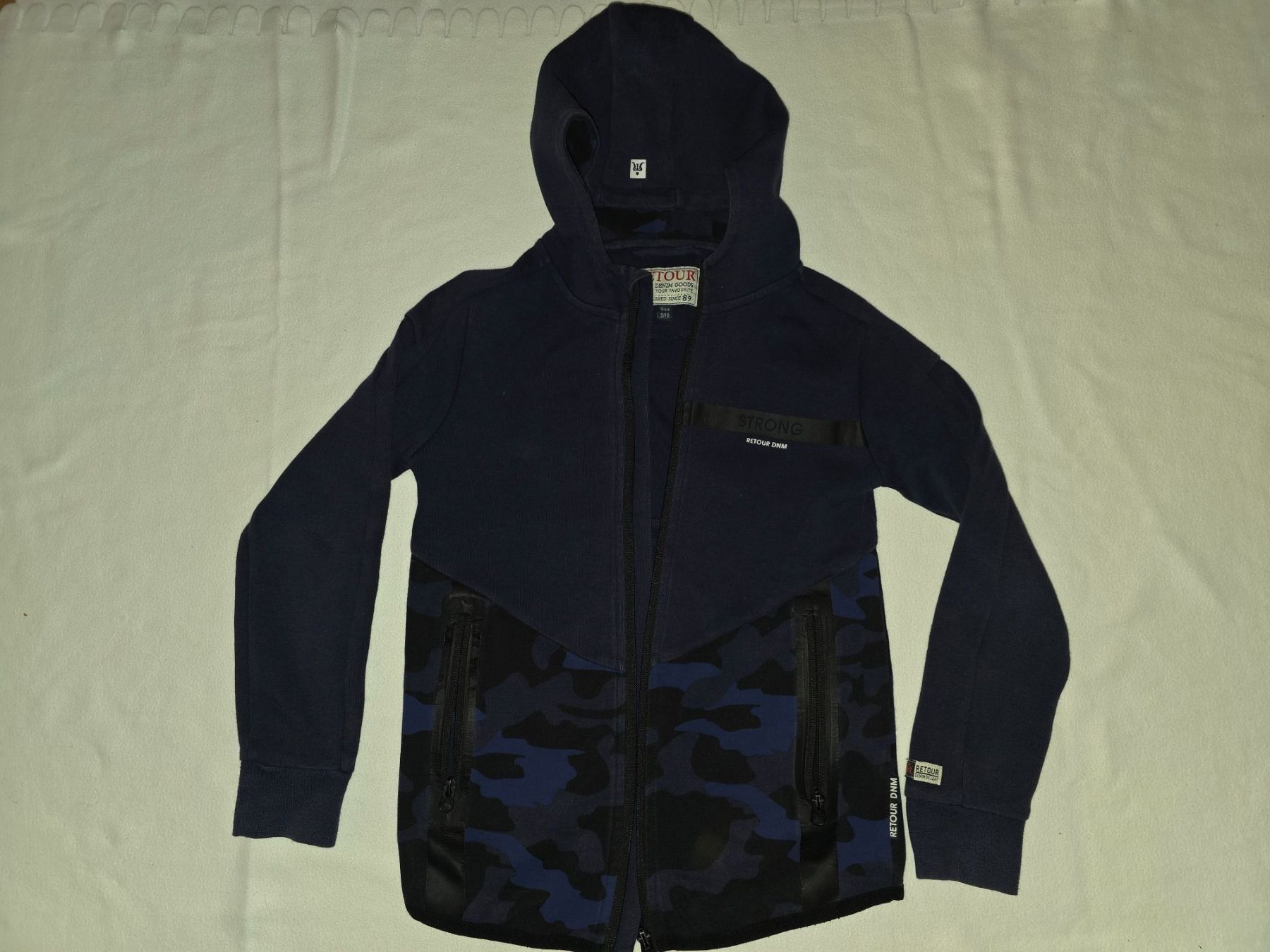 Vestes & Manteaux: Kaputzenjacke Gr 134-140 – D'occasion à Effretikon par gonzzi