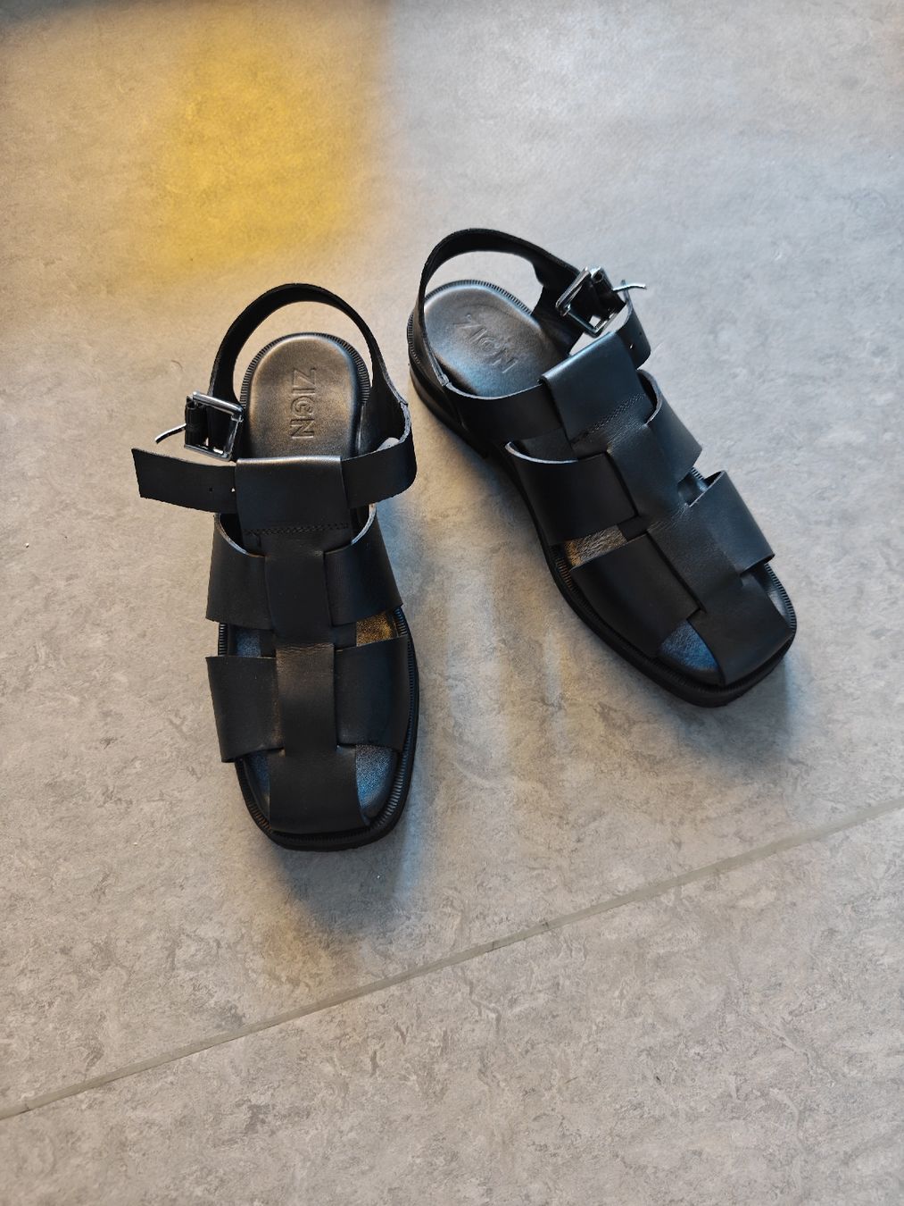 Damenschuhe: black leather sandals  – Neu (gemäss Beschreibung) aus Zürich von seconda_chance 1