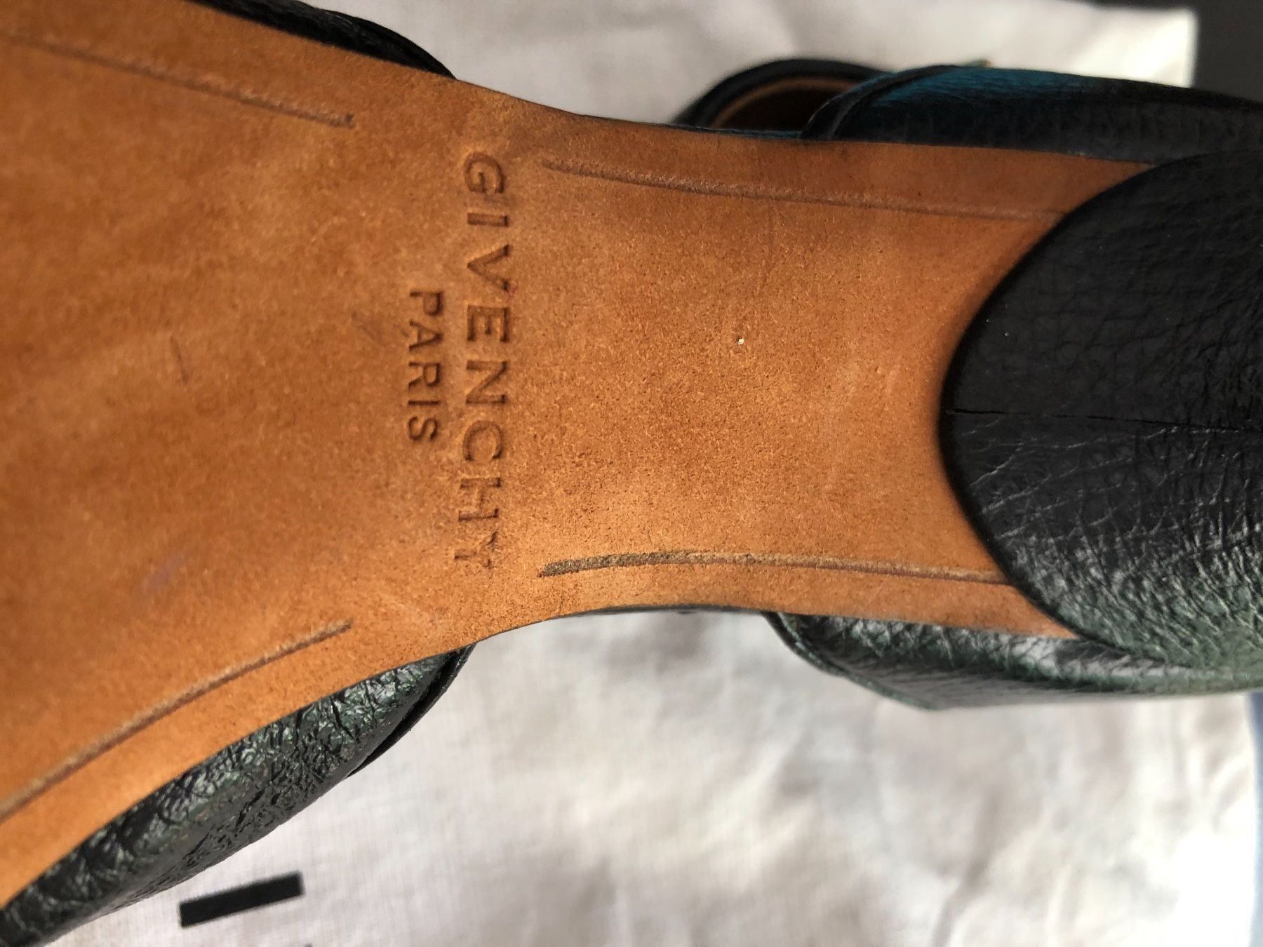 Givenchy Scarpe da donna: Givenchy shark lock N. 36,5 – Nuovo (secondo la descrizione) da Lugano venduto da Vintage.Mood 5