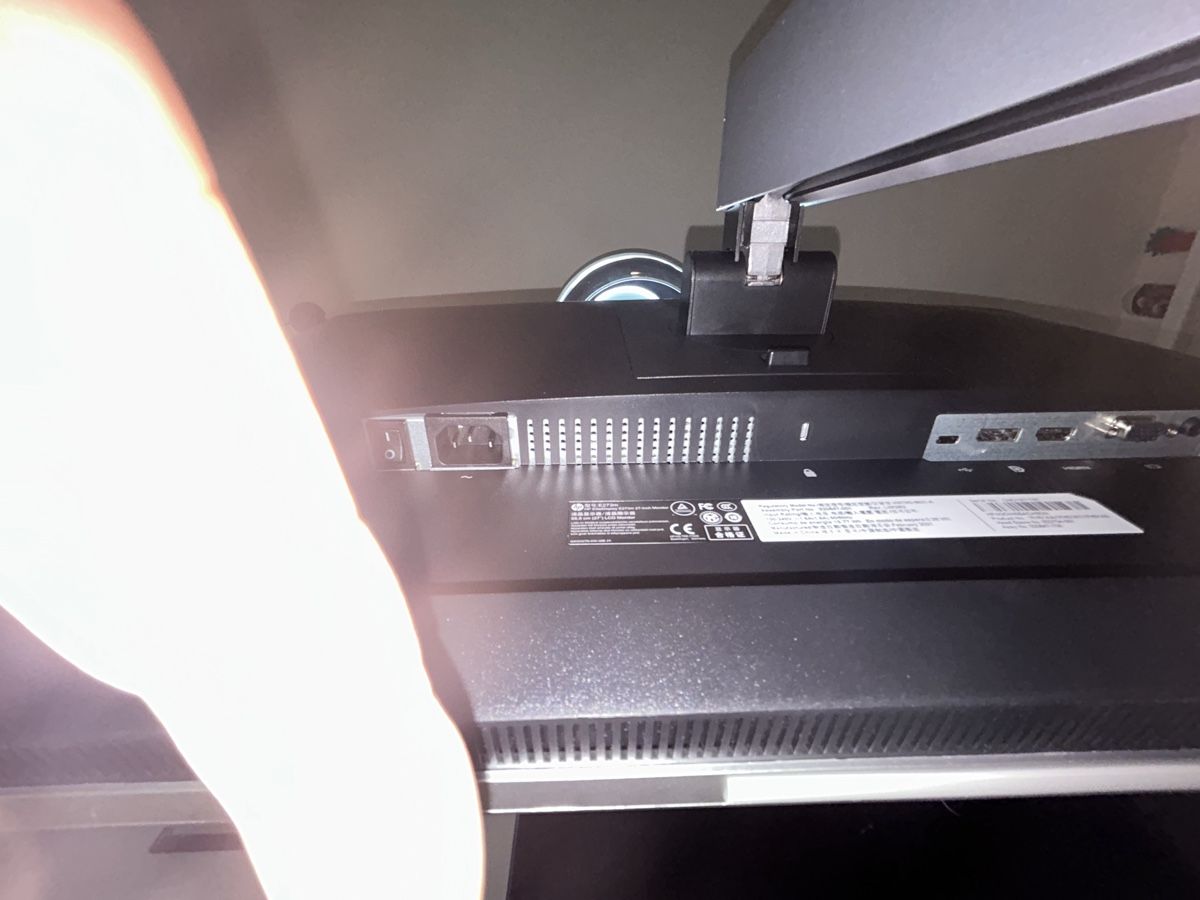 Monitore: HP EliteDisplay E273m - Top Zustand! – Gebraucht aus Zürich von jasmin011 6