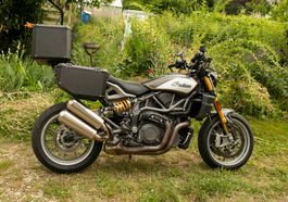 Moto Indian FTR 1200 CARBONE R + Accessoires