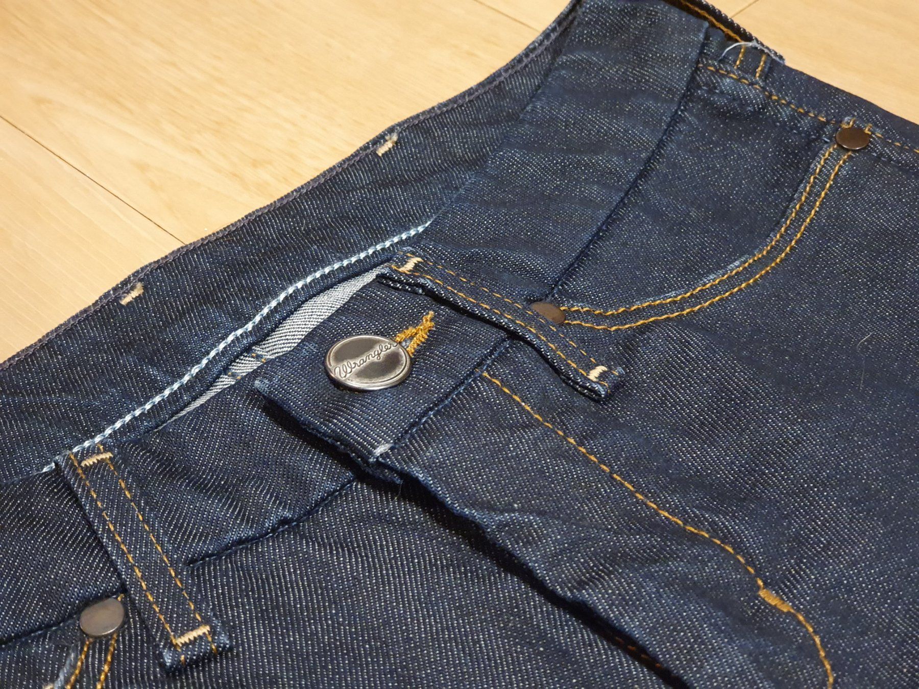 Wrangler Jeans: Wrangler Top Zustand Sofia Jeans Gr. 28 L32 – Usato da Val D Illiez venduto da SnowRoof 2