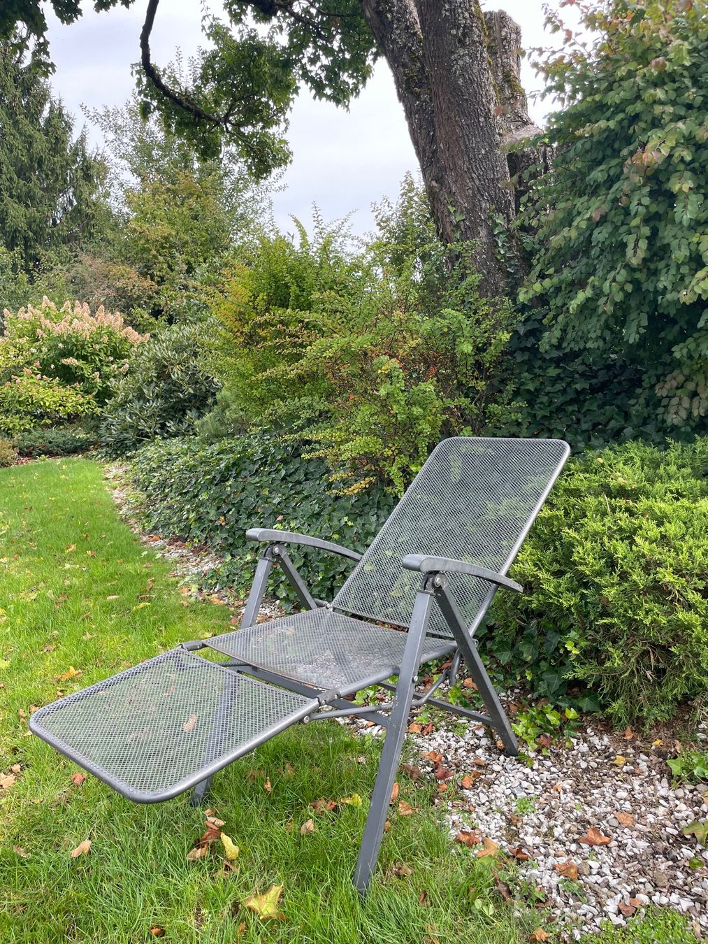 Chaise longue pliante fauteuil relax LAFUMA Futura avec accoudoirs bois et coussin de tête - Ameublement