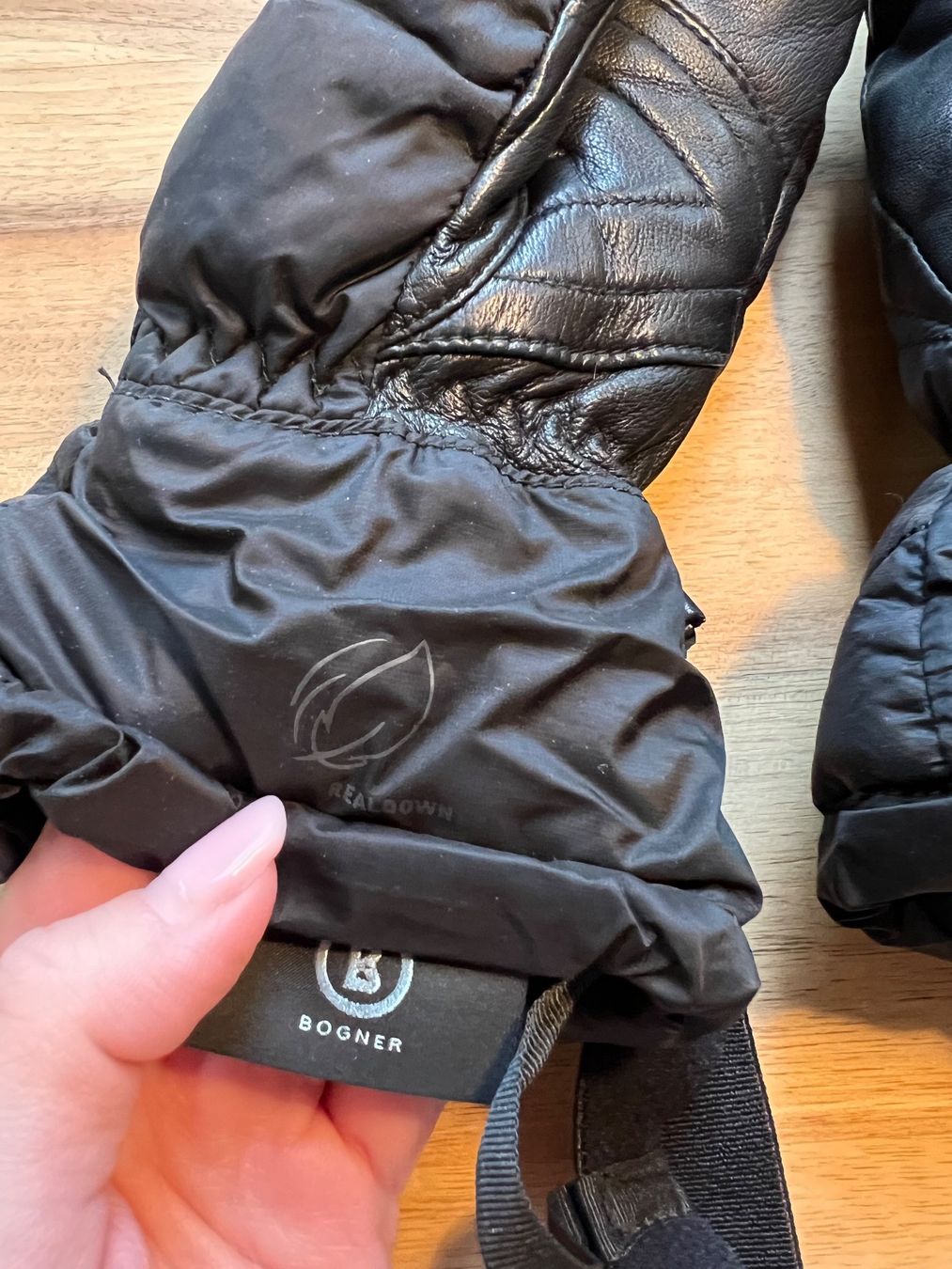 Bogner Guanti & manicotti: Bogner Ski Handschuhe | schwarz | Gr. XS oder 6.5 – Usato da Wettingen venduto da Lamadeux 2