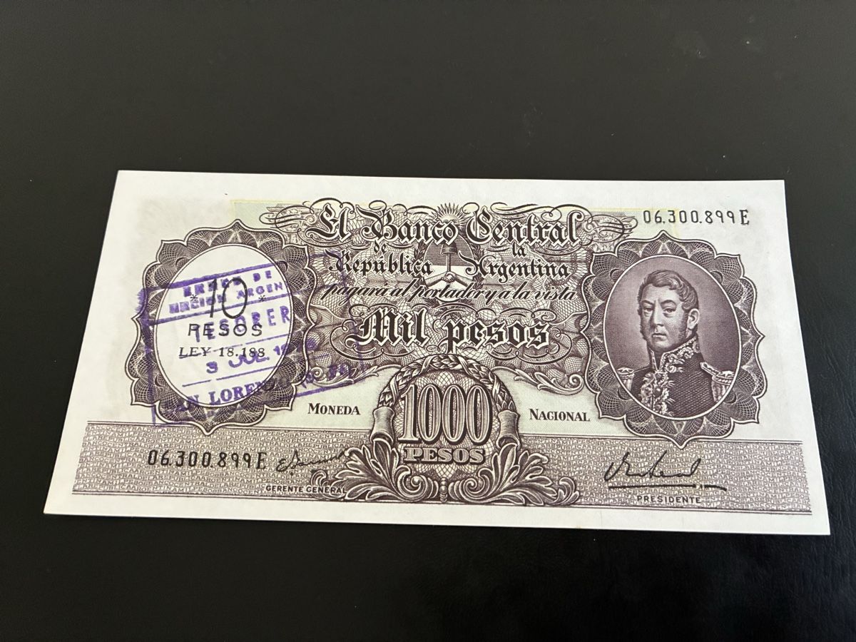 Banconote: 10 pesos Ley 1968 – Usato da Dällikon venduto da Woldbanknoten