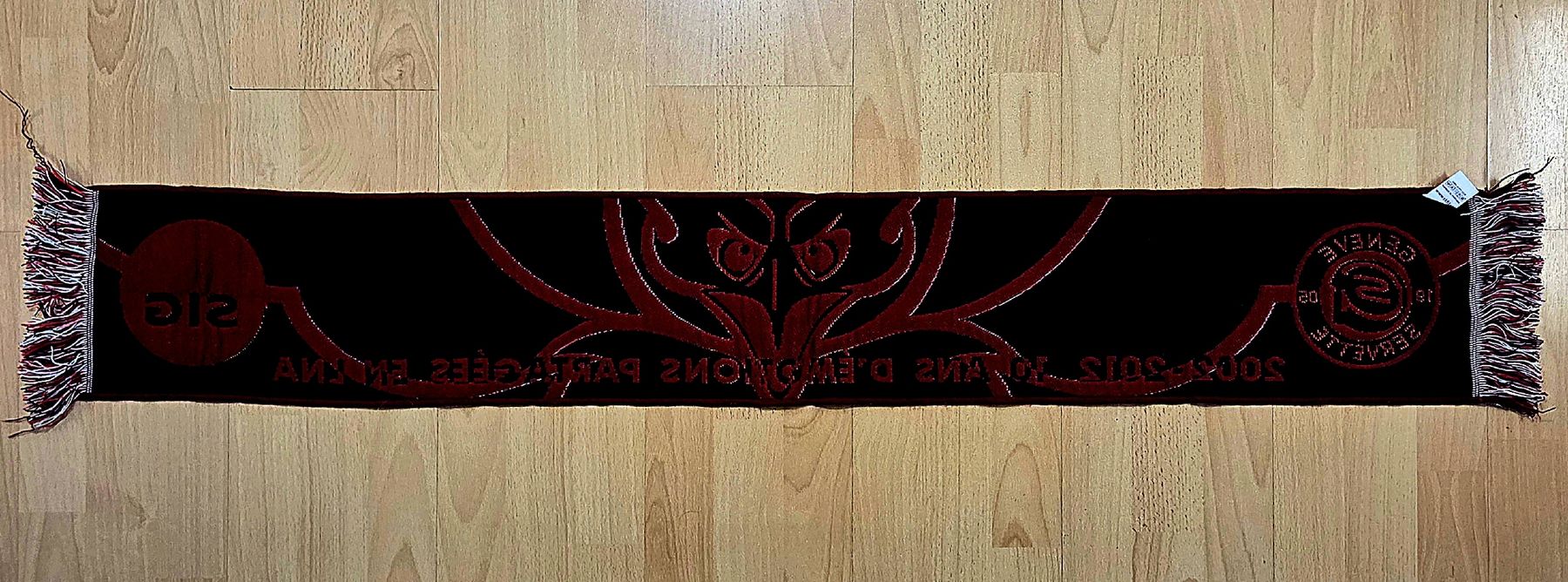 Foulard & Sciarpe: Écharpe GSHC 10 Ans LNA 2002-2012 - Neuve – Nuovo e nell'imballaggio originale da Genève venduto da Adrian2892 1