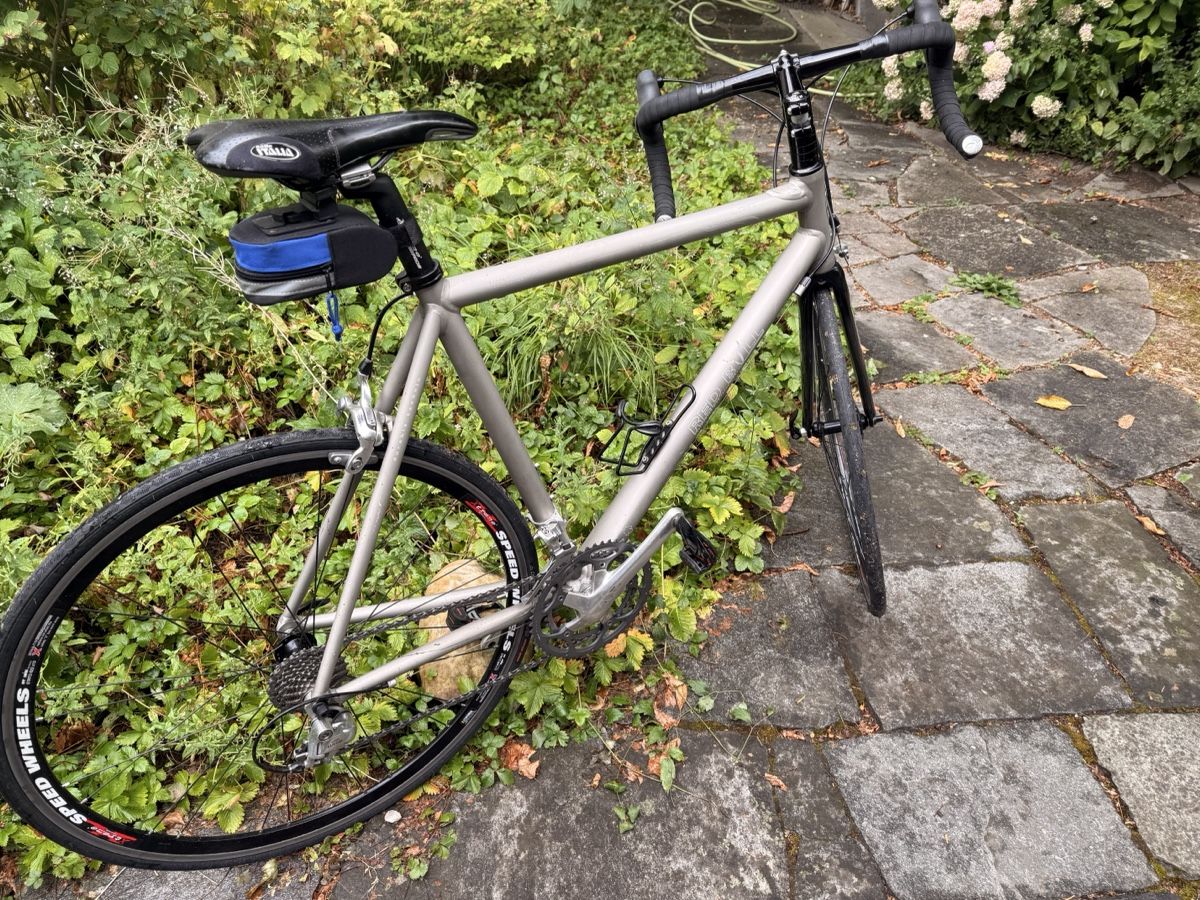 Velos: Red Bull Pro-SL Velo mit Klickpedal – Gebraucht aus Bern von miirmiir 2