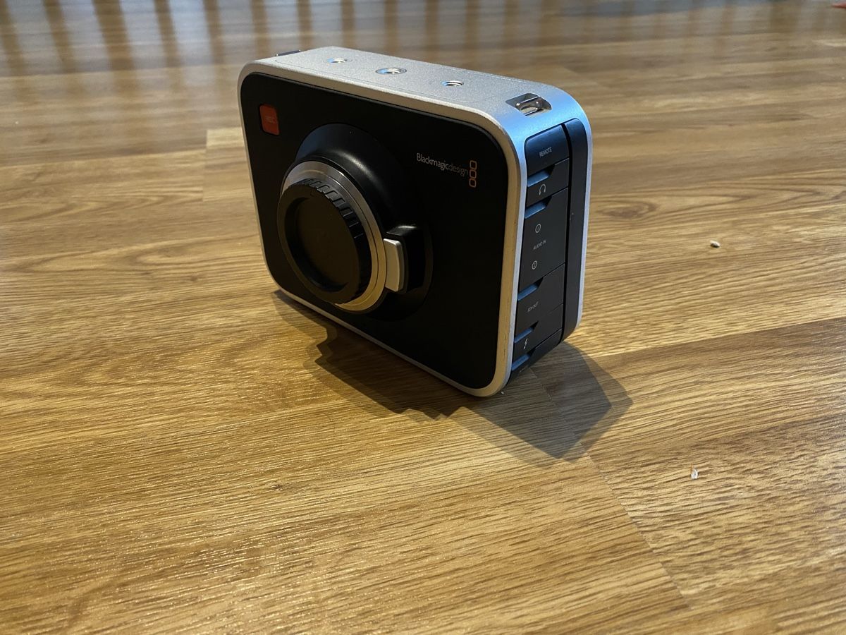 Blackmagic Videocamere: Blackmagic Design Cinema Camera 2,5K + Xeen 35mm – Usato da Lausanne venduto da Studio529 4