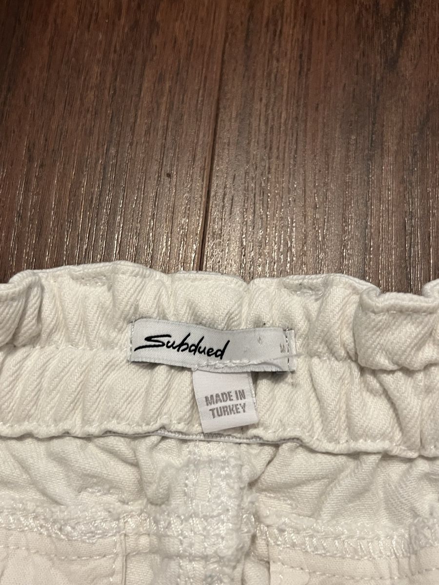Jeans: Weiße Cargohose Subdued, Gr. M – Usato da Luzern venduto da Woodbee44 2