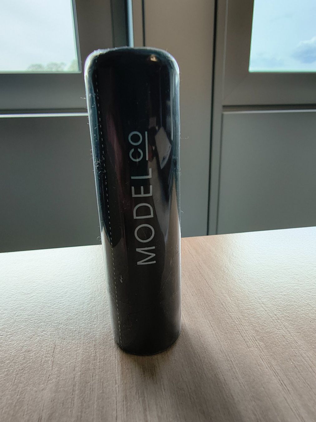 Make-up: Rouge à lèvres ModelCo, couleur Smitten – Nuovo e nell'imballaggio originale da Genève venduto da Brachiopode