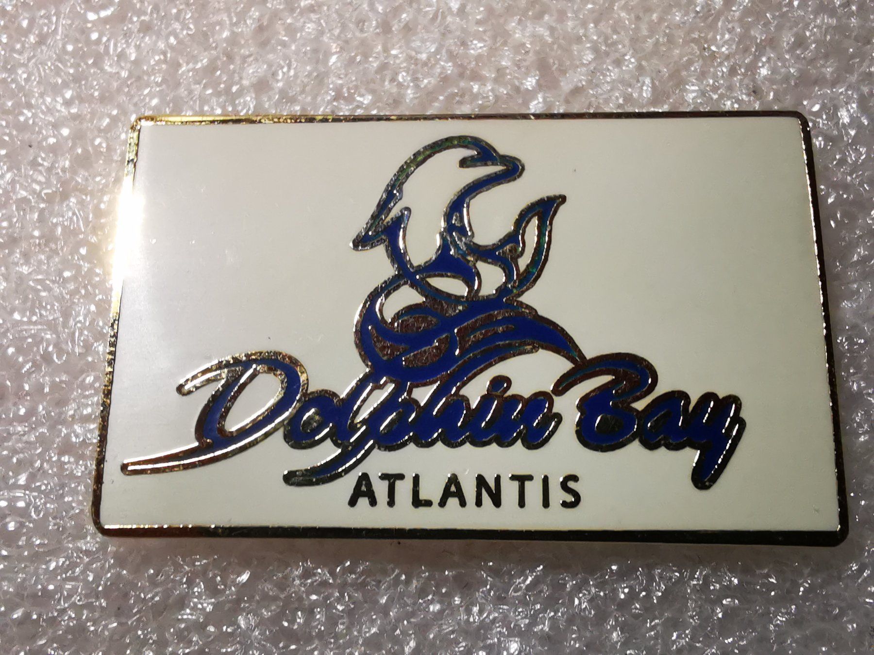 Placchette & Badge: Ansteckpin 10: Dolphin Bay Atlantis – Usato da Oppligen venduto da Pin-Fall-Shop